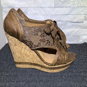 Super cute wedge sandal